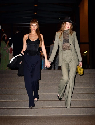 Театральный сезон: в чем пойти на премьеру в декабре, если платья надоели?