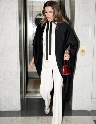 Театральный сезон: в чем пойти на премьеру в декабре, если платья надоели?