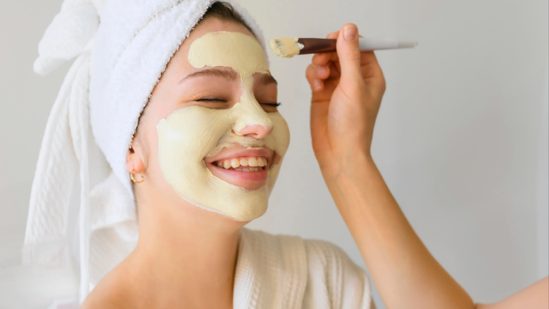 Желтый пилинг для лица: что это такое, плюсы и минусы, показания и противопоказания