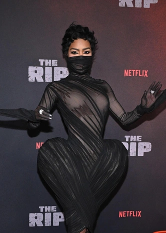 20 лучших выходов звезд в январе — от красных дорожек до стритстайла