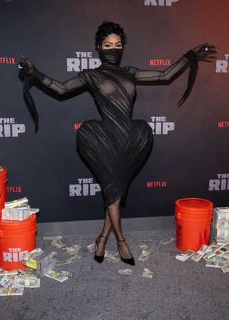 20 лучших выходов звезд в январе — от красных дорожек до стритстайла