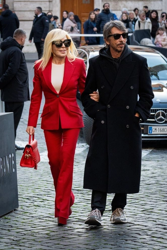 20 лучших выходов звезд в январе — от красных дорожек до стритстайла