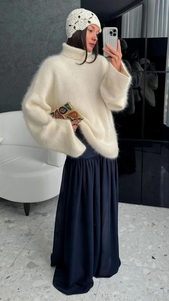 База на всю зиму: лучшие свитера, водолазки, брюки и джинсы