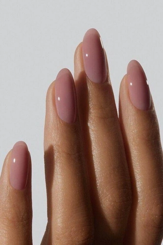 Денежный маникюр на март 2026: 5 весенних оттенков, которые станут вашим талисманом процветания