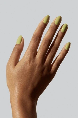 Денежный маникюр на март 2026: 5 весенних оттенков, которые станут вашим талисманом процветания