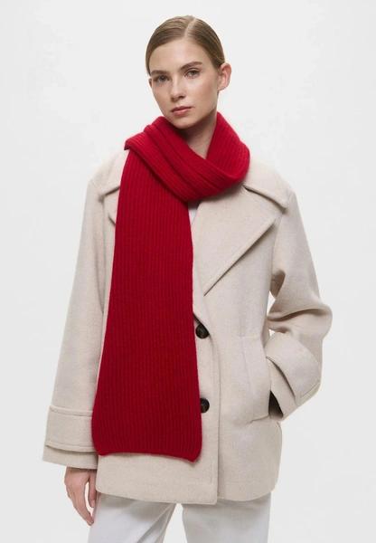 Эти шарфы выведут ваши зимние образы на новый уровень: 10 самых классных вариантов