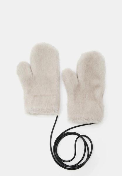 Как разнообразить зимний образ: стайлтрики самых модных it-girls