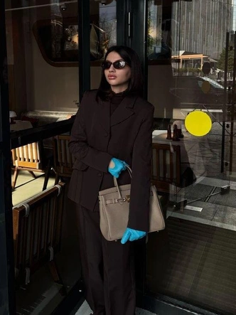 Как стилизовать самые акцентные вещи сезона: леопардовые шубы, укороченные перчатки и меховые аксессуары