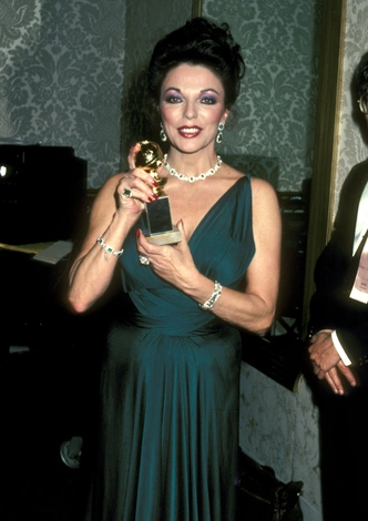 Легенды &laquo;Золотого глобуса&raquo;: самые знаменитые наряды в истории премии