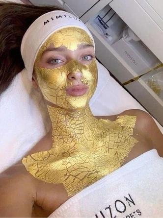 Минимум стресса и максимум денег: модницы задали тренд на resting rich face