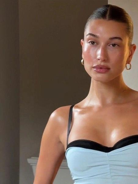 Минимум стресса и максимум денег: модницы задали тренд на resting rich face