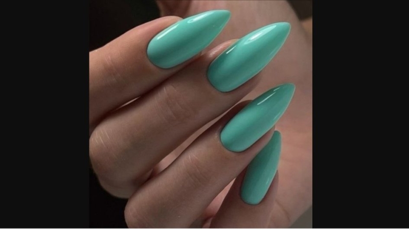Мятный маникюр 2026: 11 модных идей дизайна с фото коротких и длинных ногтей квадратной или миндальной формы