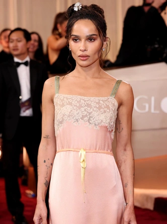 Модный провал: 10 худших образов церемонии «Золотой глобус — 2026»