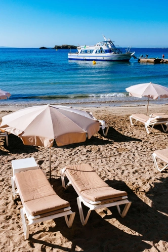 От Ибицы до Миконос: любимые курорты знаменитых дизайнеров