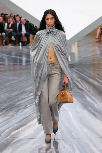 Тренды денима 2026: возвращение прямых джинсов и новые веяния в моде