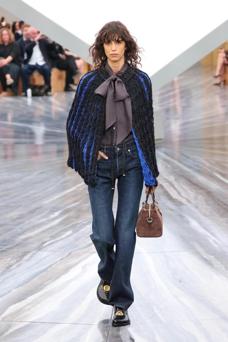 Тренды денима 2026: возвращение прямых джинсов и новые веяния в моде