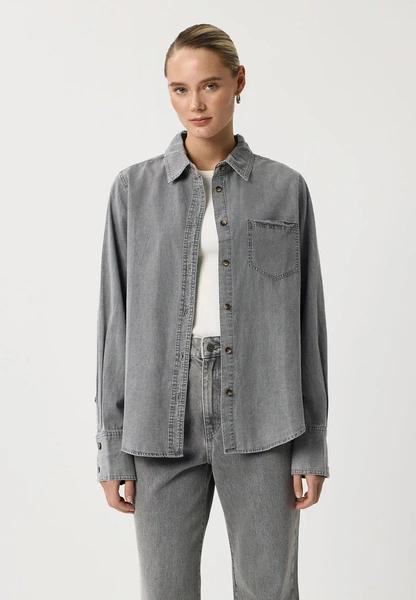 Тренды денима 2026: возвращение прямых джинсов и новые веяния в моде