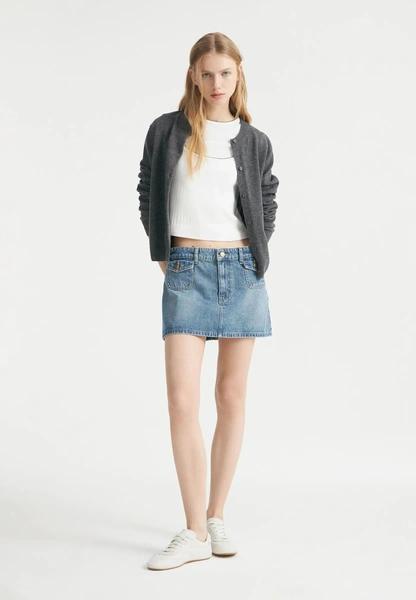 Тренды денима 2026: возвращение прямых джинсов и новые веяния в моде