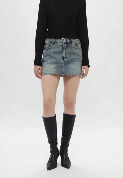 Тренды денима 2026: возвращение прямых джинсов и новые веяния в моде