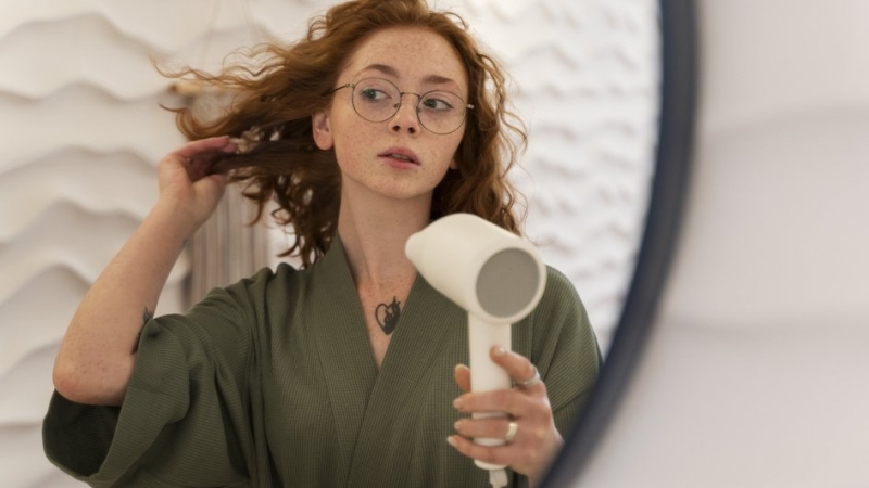 Зимний уход за волосами: почему не работают привычные средства и что делать