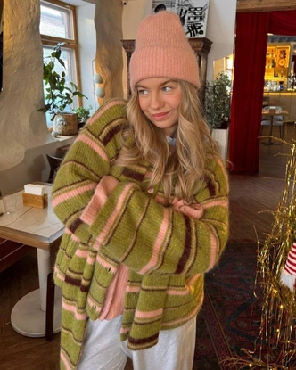 10 лучших свитеров на весну 2026 года от российских брендов