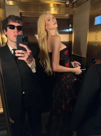 Черепа снова в моде: Alexander McQueen возвращает главный ДНК-принт