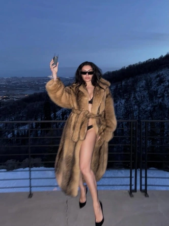 Эволюция стиля Чарли XCX: от Tumblr-гранжа до кинодивы