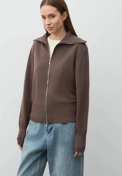 Фэшн-обсессия весны&nbsp;&mdash; олимпийка Uniqlo