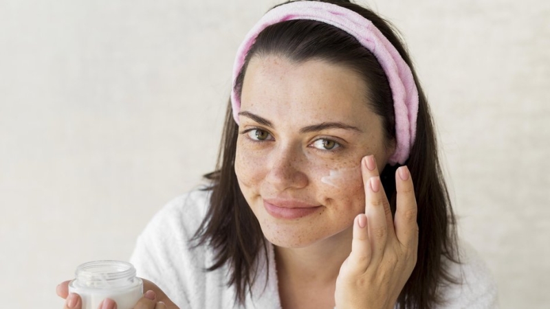 Микроиглы в косметике: что это и работают ли они так, как обещают бренды