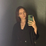 Миллениалы мечтают о Birkin и Chanel 2.55, а какие сумки добавляют в вишлисты зумеры?