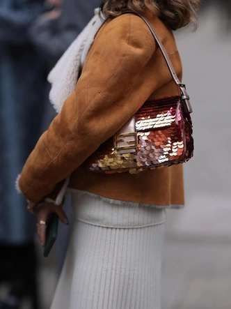 Миллениалы мечтают о Birkin и Chanel 2.55, а какие сумки добавляют в вишлисты зумеры?