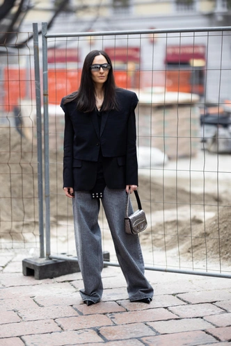 Миллениалы мечтают о Birkin и Chanel 2.55, а какие сумки добавляют в вишлисты зумеры?