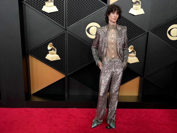 Неподвижное платье Хайди Клум и окончательно голая Чаппелл Роан: худшие образы «Грэмми — 2026»