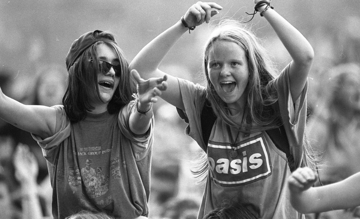 Почему нам так нравится мода 90-х