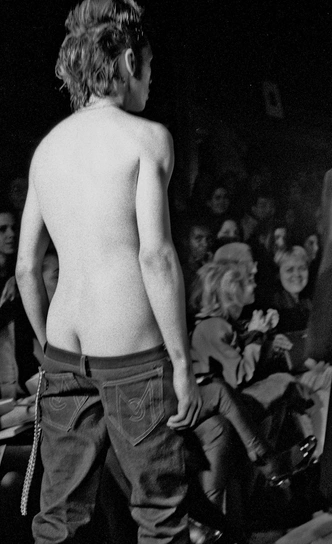 Самый пикантный тренд сезона&nbsp;&mdash; &laquo;декольте сзади&raquo;