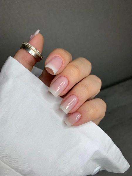 Тихая графика и новый френч: 9 трендов маникюра, в которые невозможно не влюбиться