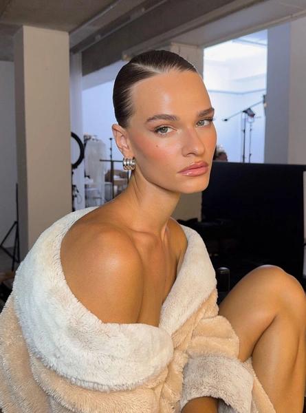 10 тональных основ с эффектом фарфорового лица