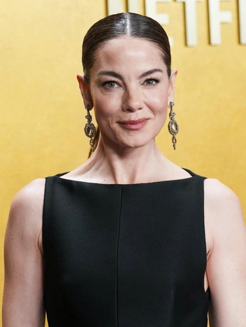 15 лучших образов звезд на Actor Awards — от винтажного Yves Saint Laurent до свежего Gucci