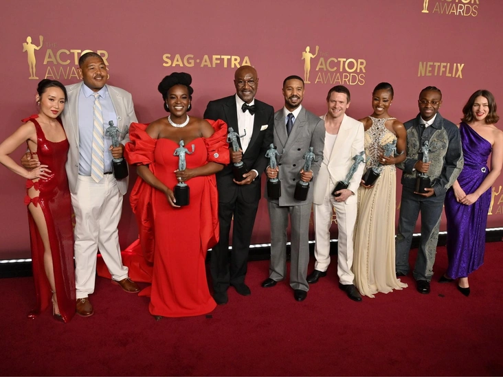 15 лучших образов звезд на Actor Awards — от винтажного Yves Saint Laurent до свежего Gucci