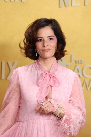 15 лучших образов звезд на Actor Awards — от винтажного Yves Saint Laurent до свежего Gucci