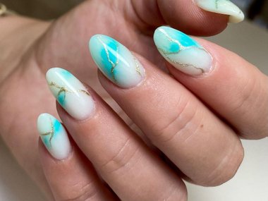 Акварельный маникюр: 12 идей дизайна, который вам точно понравится