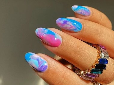 Акварельный маникюр: 12 идей дизайна, который вам точно понравится