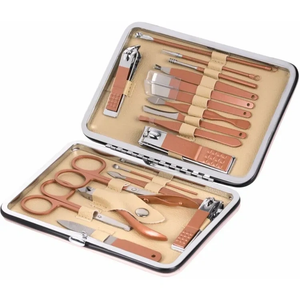 Акварельный маникюр: 12 идей дизайна, который вам точно понравится