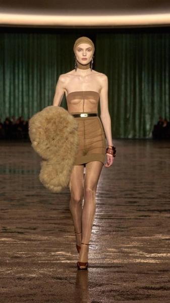 Безумные любовники: самые эпатажные наряды Канье Уэста и Бьянки Цензори, которые взбудоражили весь мир