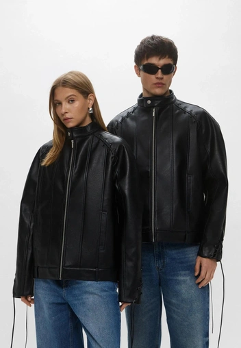 Единственный тренд, который мы забираем в новый сезон&nbsp;&mdash; воротник-стойка: 12 лучших моделей