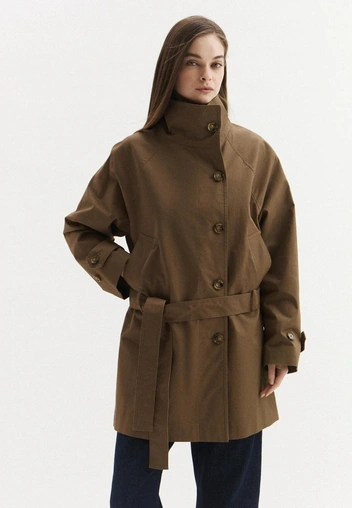 Единственный тренд, который мы забираем в новый сезон&nbsp;&mdash; воротник-стойка: 12 лучших моделей