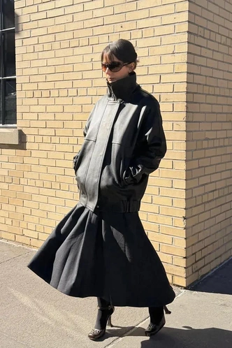 Единственный тренд, который мы забираем в новый сезон&nbsp;&mdash; воротник-стойка: 12 лучших моделей