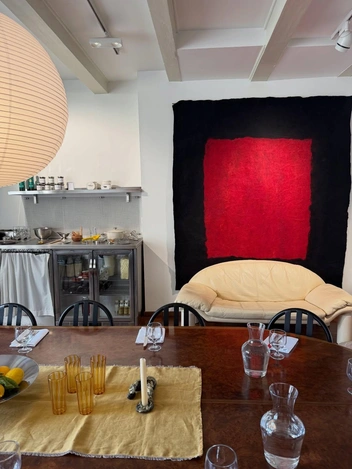 Фейковая роскошь: как арендованные Chanel и Dior крадут реальную жизнь