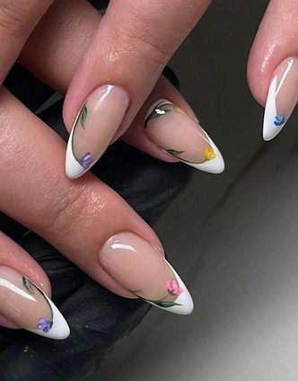 Французский маникюр для самых нежных натур&nbsp;&mdash; главный дизайн апреля-2026