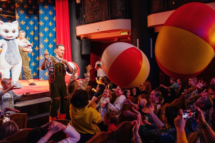 Как детям прививают любовь к животным: в Театре Куклачева прошла «Школа доктора ВИКа»